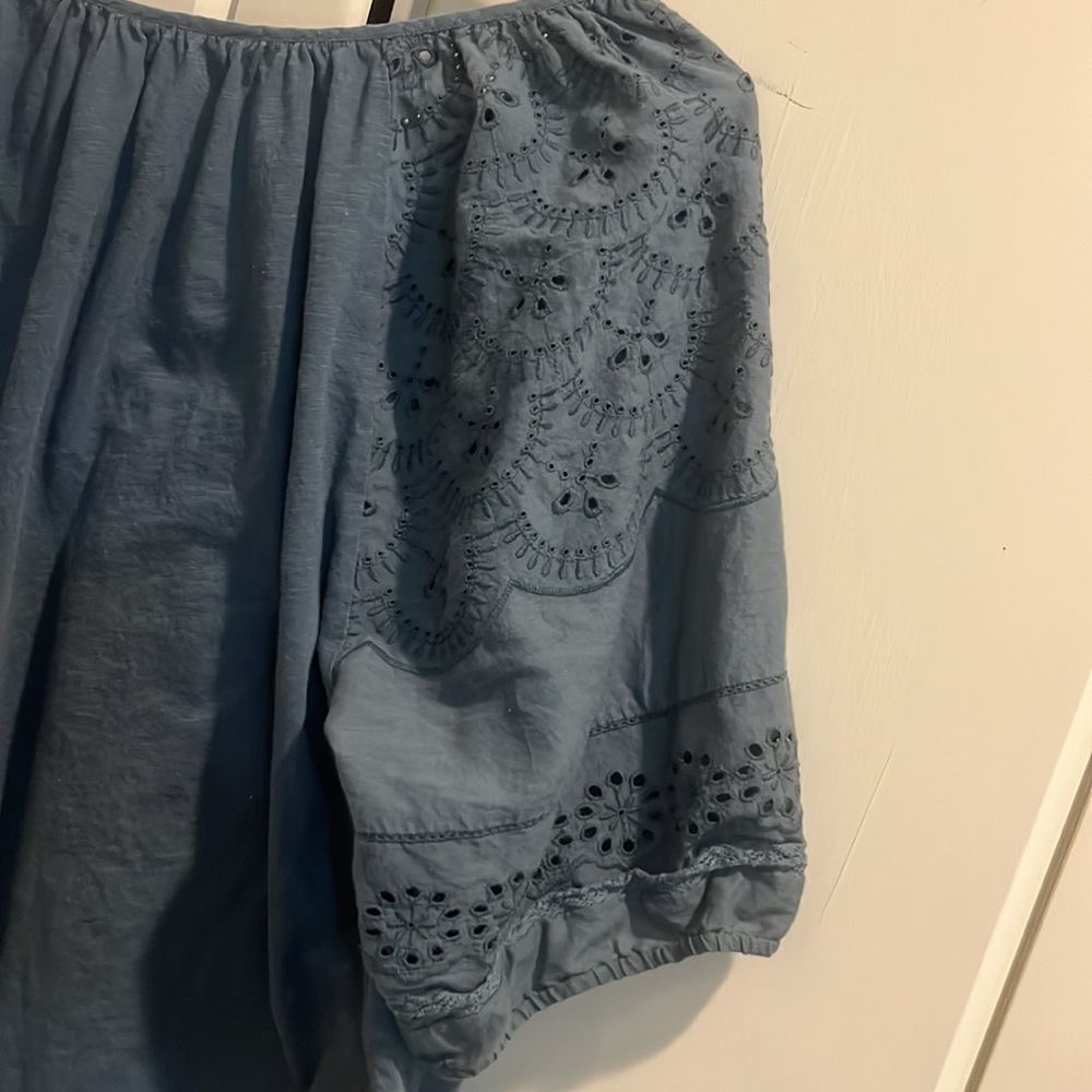 Teal top. Size M Worn several times Listing # 9942 - Picture 6 of 7